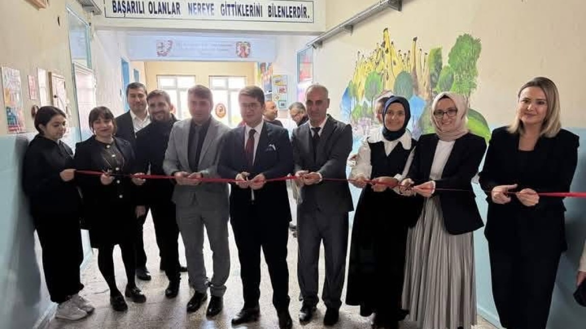 OKUL KORİDORLARIMI GÜZELLEŞTİRİYORUM PROJESİNİN AÇILIŞI